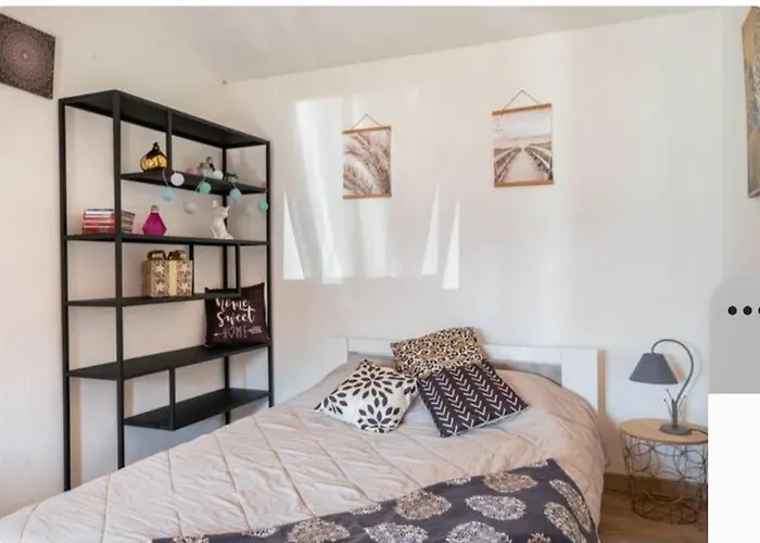 Provencale 10 Mn Des Plages リュネル