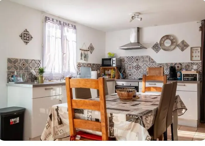 Provencale 10 Mn Des Plages * リュネル